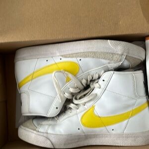 Nike blazers sneakers womans 8